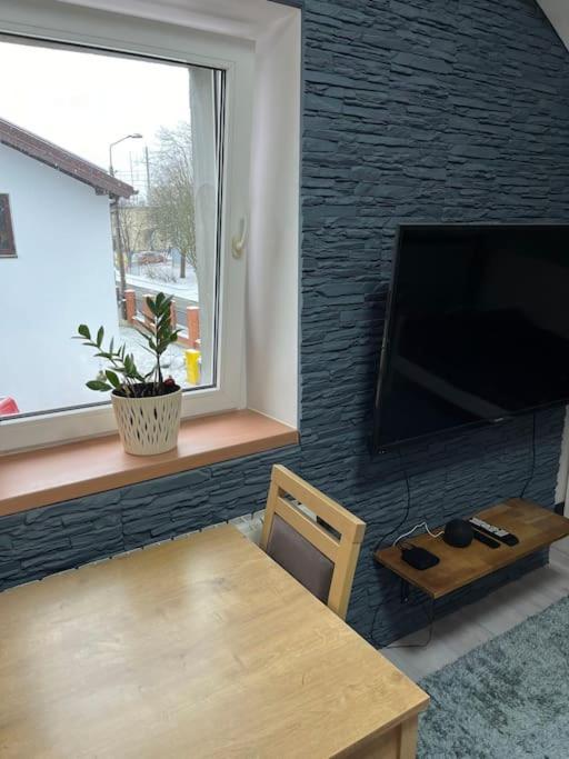 Appartement In Wola- Near Progresja-direct Bus To Old Town *