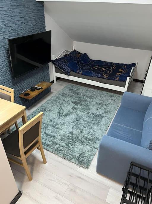 Appartement In Wola- Near Progresja-direct Bus To Old Town *